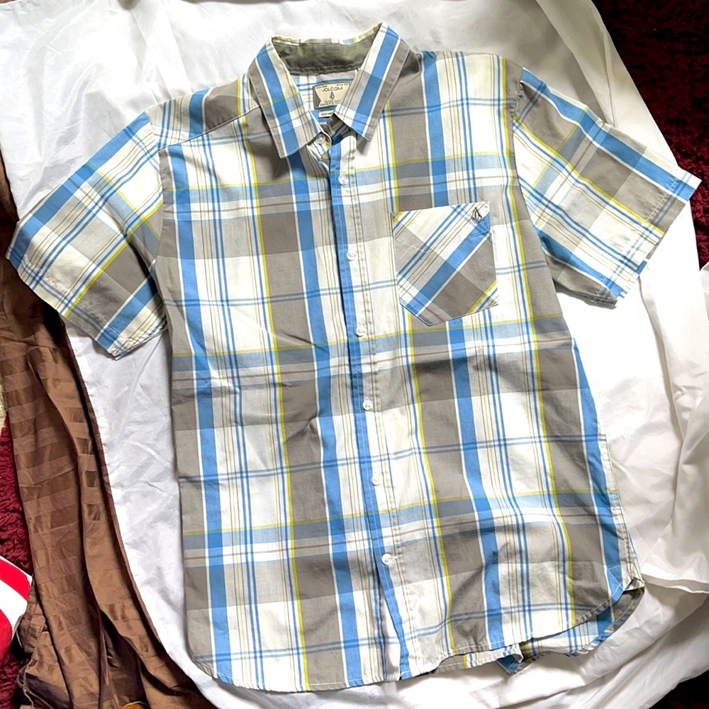 Volcom button up